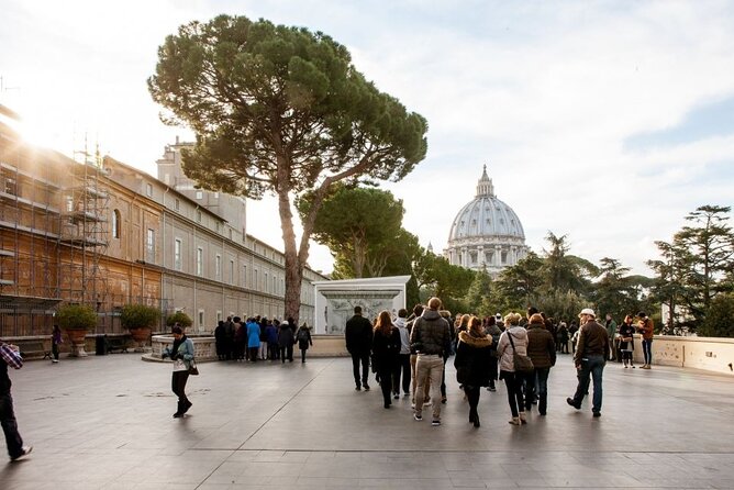 Rome: Vatican Museums & SistineChapel Fast Entry (Optional Guide) - Meeting Up Without Stress: Where the Host Fits In