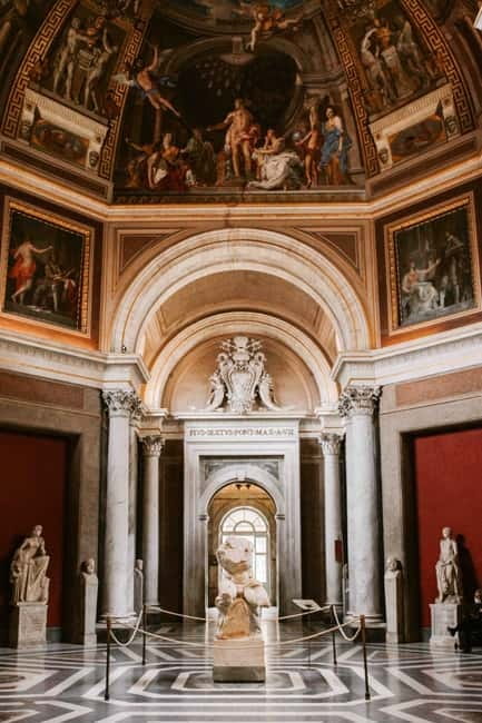 Rome: Vatican, Sistine Chapel, and St Peter's Guided Tour - St Peter’s Basilica Finale: La Pieta, Bernini, and St Peter’s Statue