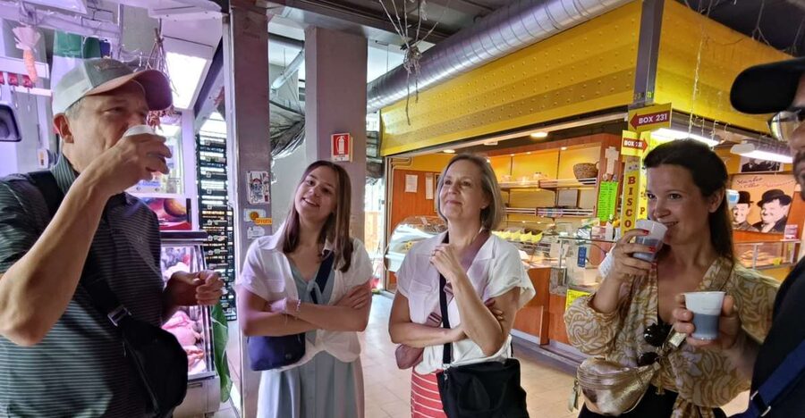 Rome: Vatican Street Food and Wine Tour with Farmers Market - Should you book this Vatican street food and wine tour?