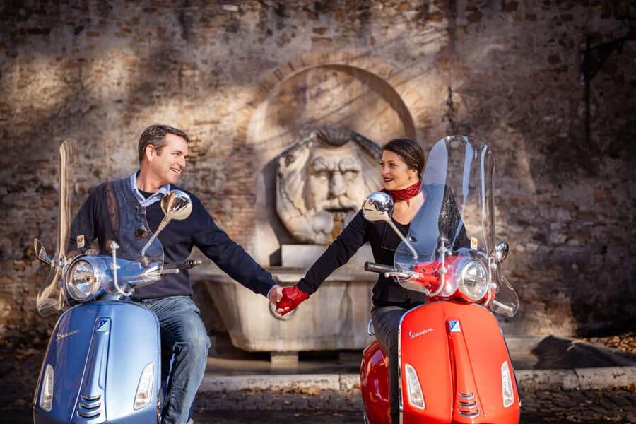 Rome: Vespa Photo Tour with City Center Pickup - Key things to know before you book