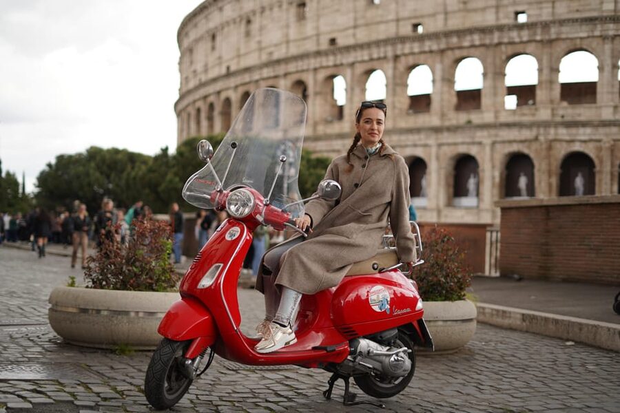 Rome: Vespa Tour with Photo services Small‑Group Highlights - Why This Vespa Photo Tour Feels Different