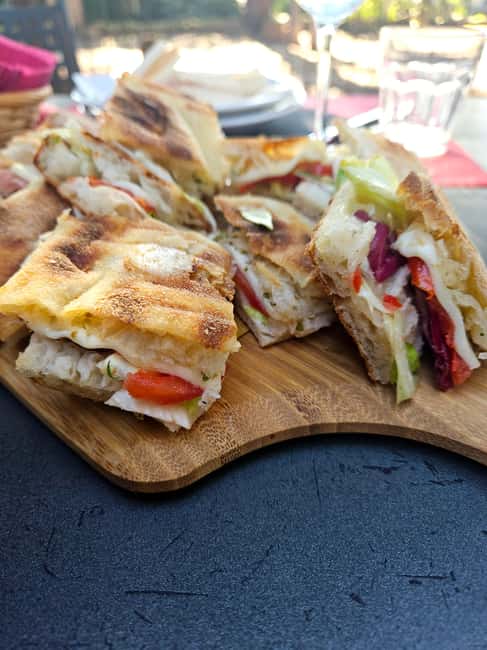 ROME: Villa Borghese Lake tour by boat with independent rowing + aperitif - Skip-the-line entry: it’s about time, not just convenience