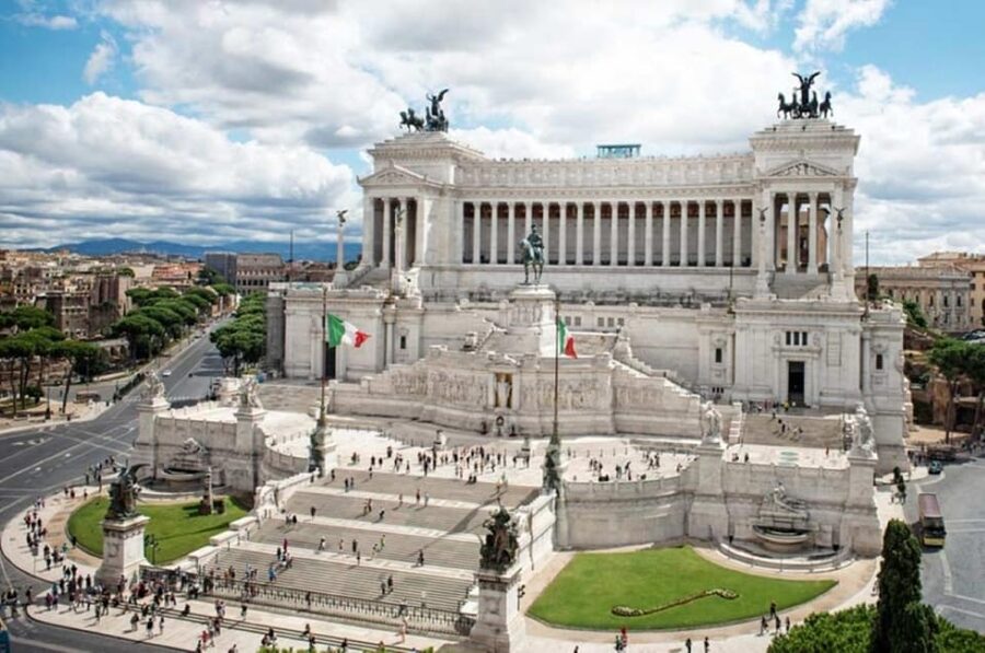 Rome: Vittoriano with Rooftop & Palazzo Venezia Hosted Entry - What to look at once you are up there
