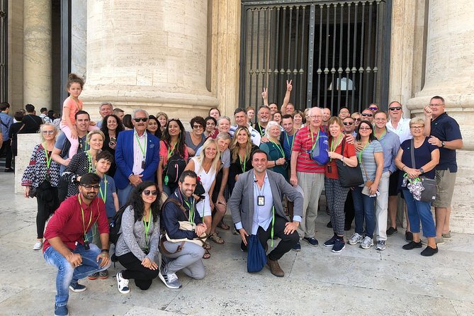 Skip-the-Line Group Tour of the Vatican, Sistine Chapel & St. Peter's Basilica - Città del Vaticano moments: Swiss Guards and a postcard tip