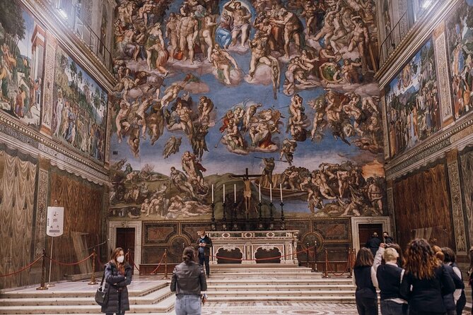 Skip-The-Line Tickets To Vatican Museum And Sistine chapel - Group size and pace: good for couples and solo walkers