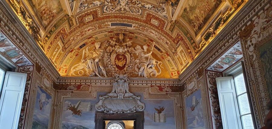 Skip-the-Line Tickets: Vatican Museum and Sistine Chapel - Raphael Rooms: where art feels like a living script