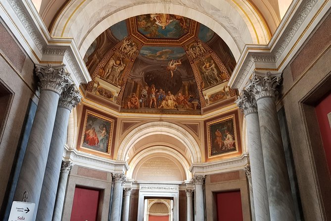 Skip the Line Vatican Guided Tour with Sistine Chapel and St. Peter's Basilica - Vatican Museums: What You See and Why It Works
