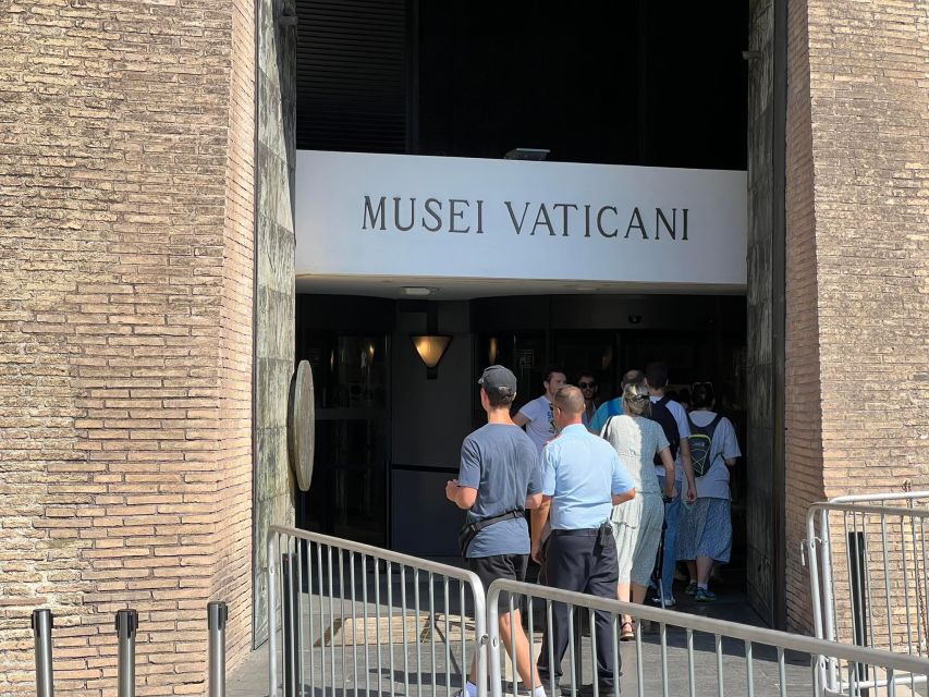 Skip-the-Line Vatican Museum, Sistine Chapel & Basilica Tour - Sistine Chapel in a 15-Minute Visit: What to Prioritize