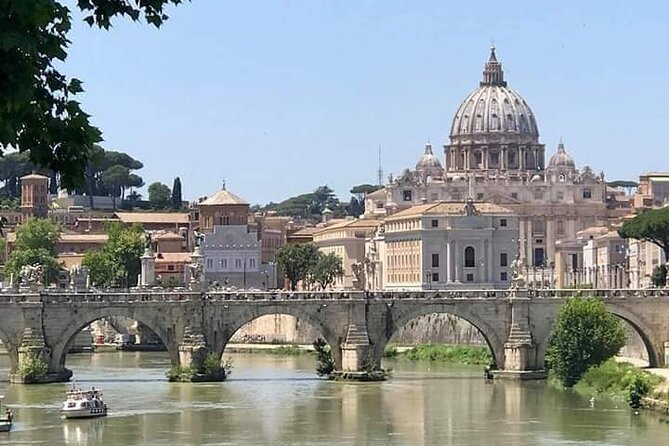 Skip-The-Line: Vatican & Sistine Chapel Last Minute Tour Tickets - The guide factor, and why audio matters