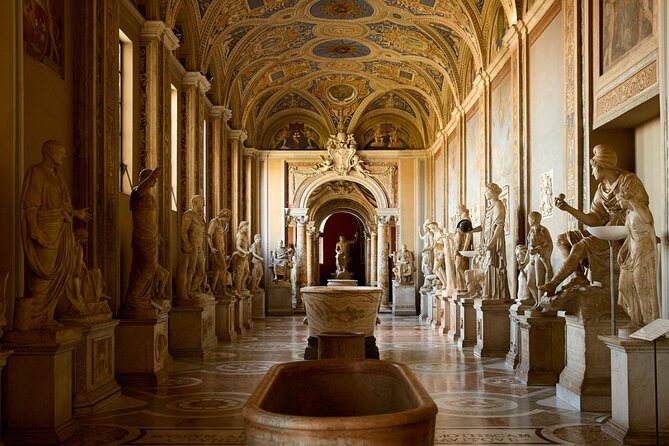 Skip the line Vatican & Sistine Chapel Tour - Guides and the “flow through the crowd” factor