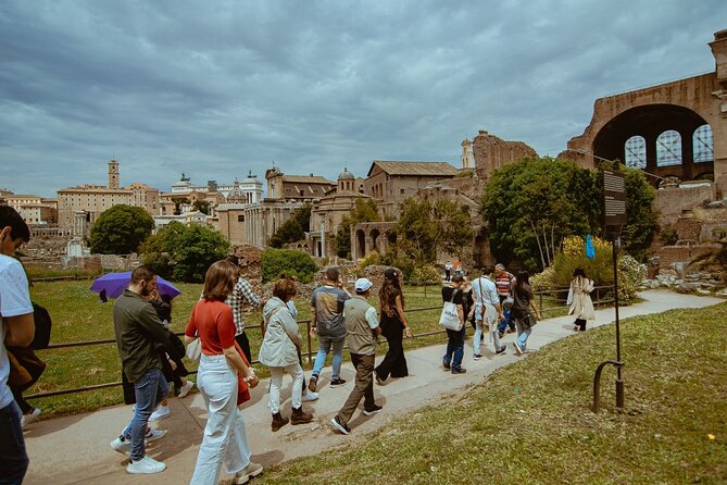 Small group Colosseum with Arena Floor, Palatine Hill & Forum Tour - Starting at Piazza del Colosseo: what to expect before you enter