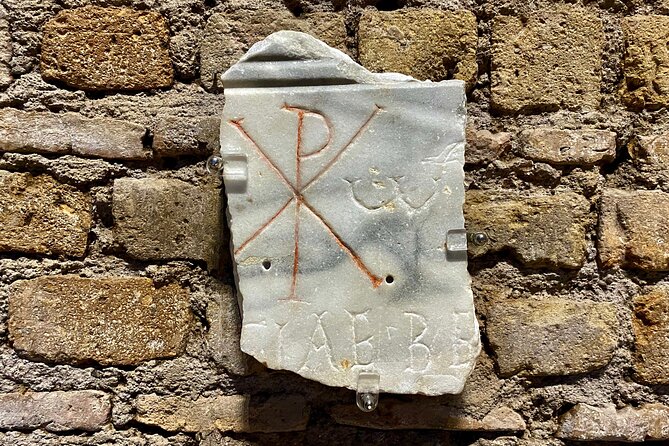 Small Group Express Tour of Roman Catacombs with Transfer - The small-group limit: why max 15 matters underground