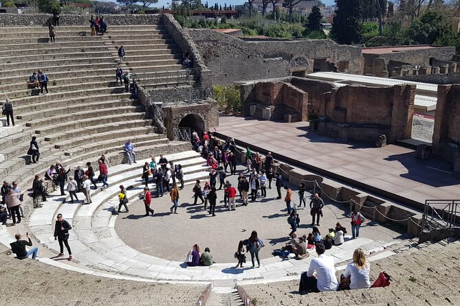 Small-Group Rome to Pompeii & Amalfi: Day of History & Sea - The short 15-minute free window inside Pompeii