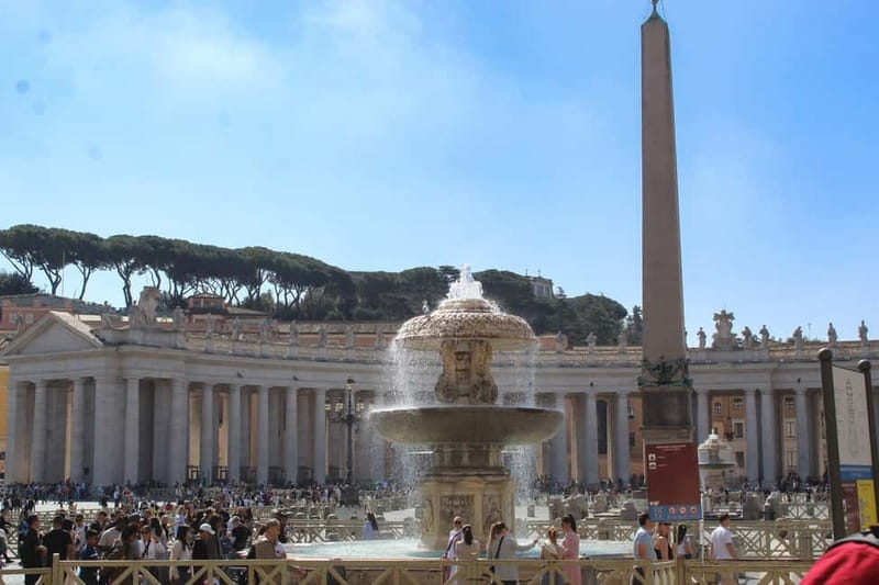 St. Peter's Basilica: Hosted Entrance & Digital Audioguide - The Digital Audioguide on Your Phone, at Your Pace