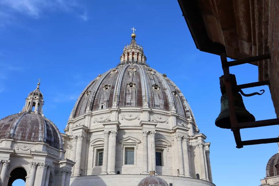 St. Peter’s Basilica with Optional Dome Ticket & Audioguide - The part that controls your time: reserved entry, security, and real waiting