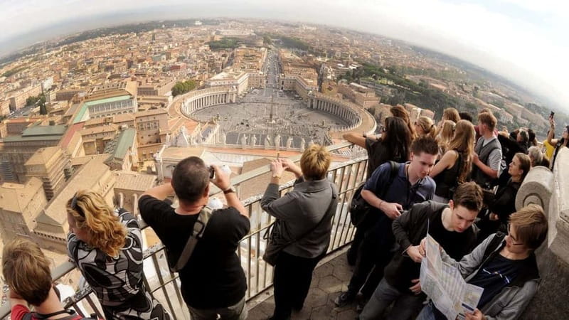 St. Peter's Dome Climb, Basilica and Vatacombs Tour - Meeting Point at Fontana delle Tiare, and How the Start Feels