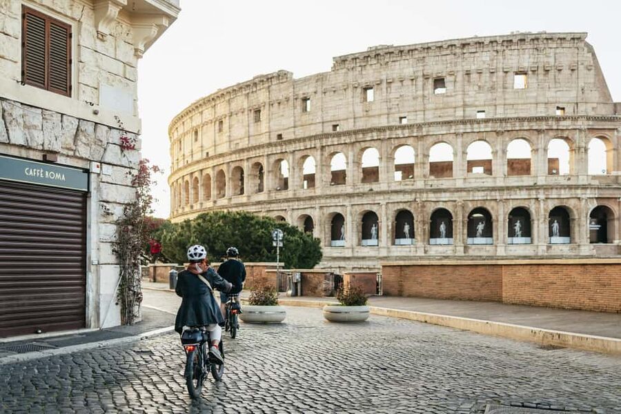 Sunrise in Rome: Small Group E-Bike Tour & Italian breakfast - Trevi Fountain at dawn: iconic, but easier to enjoy