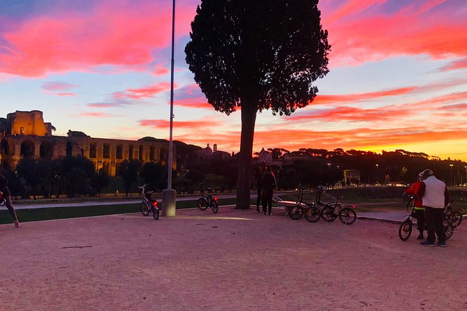 Sunrise in Rome: Small Group E-Bike tour with Italian Breakfast - Meeting point, bikes, and what you should expect from the ride