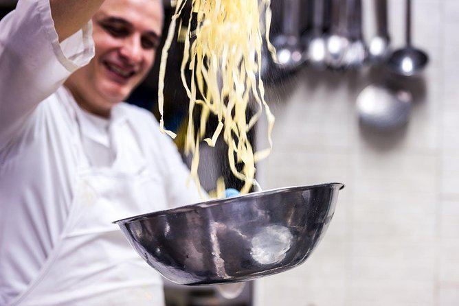 The Original Fettuccine Alfredo Experiences in Roma - What “the original” dining experience actually feels like at your table