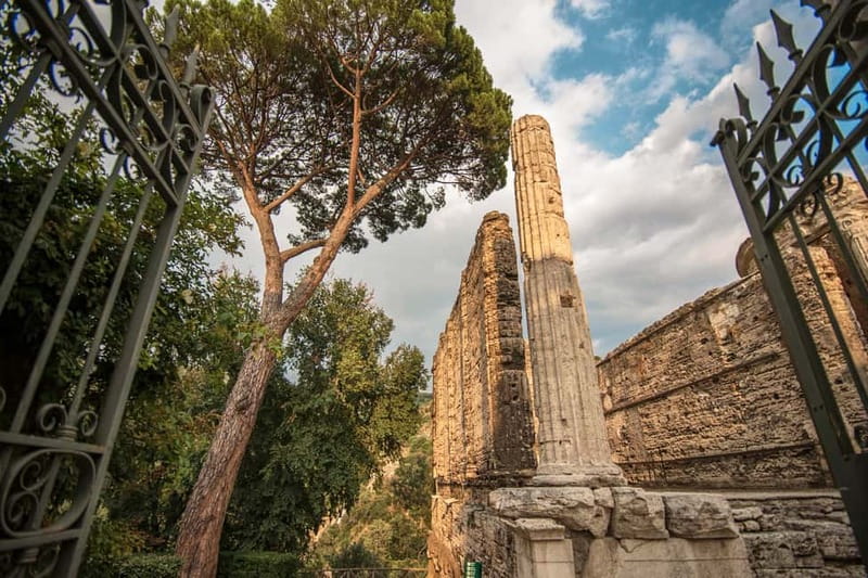 Tivoli: Villa Gregoriana Entrance Ticket - Entering the park and planning a solid 2-hour loop