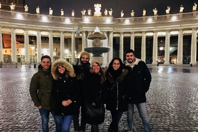 Twilight Treasures: An Evening Tour Through Rome's Rich History - Trevi Fountain first: your biggest photo moment, with context