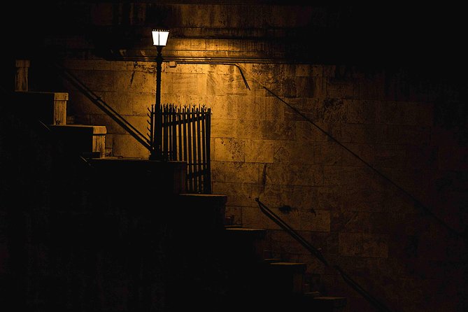 Unique Rome by Night, Photo Tour and Workshop Under the Stars - Piazza del Campidoglio: Michelangelo’s symmetry as a composition exercise