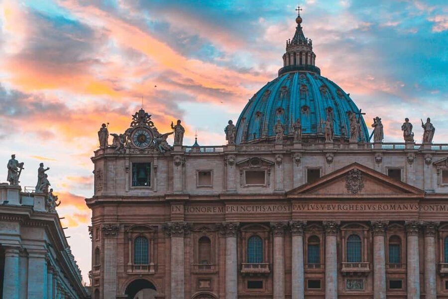 Vatican: Access at the Official St. Peter’s Basilica Tour - Inside St. Peter’s Basilica: Pietà and Baldachin moments that feel real