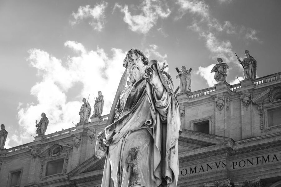 Vatican: Access at the Official St. Peter’s Basilica Tour - Vatican Grottoes and the Papal Tombs beneath your feet