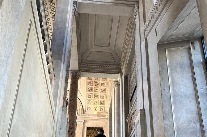 Vatican and Sistine Chapel Semi-Private Guided Tour - What to wear and how to pace yourself in Vatican spaces