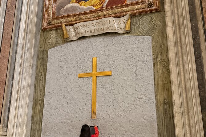 Vatican City St Peter's Basilica Fun Tour (small group) - Queue reality, security lines, and how to avoid a frustrating visit
