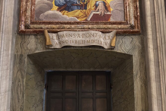 Vatican City St Peter's Basilica Fun Tour (small group) - Walking from the entrance to the art, what the guide helps you see