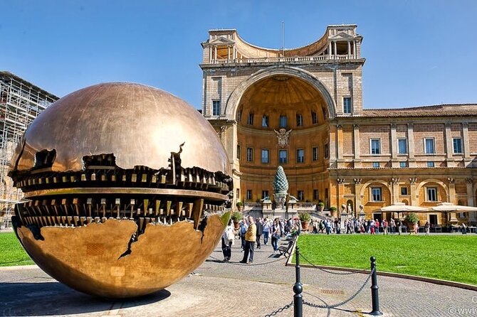 Vatican : Guided Tour Vatican Museums and Sistine Chapel - Earphones and group size: why this tour is built for crowded places