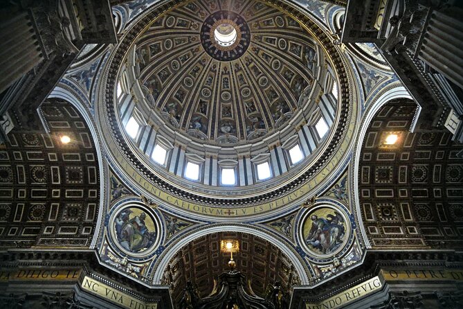 Vatican Museums and Sistine Chapel Guided Experience - Audio headsets, group size, and how to hear every explanation