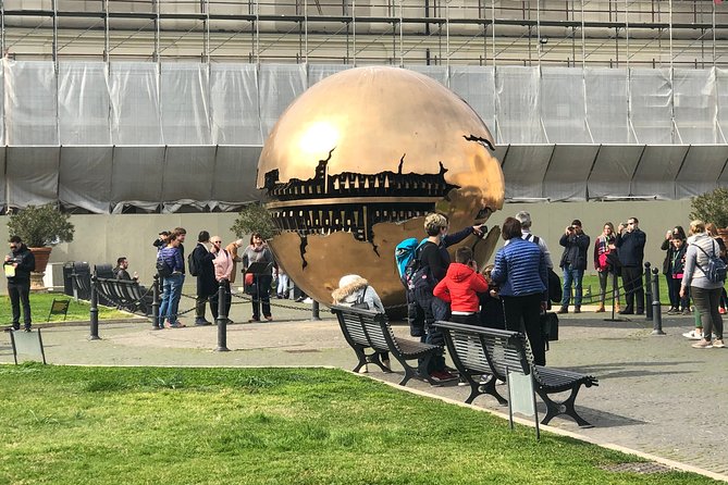 Vatican Museums and Sistine Chapel tour - Vatican Museums: How the Guide Keeps It From Swallowing You