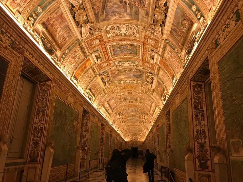 Vatican Museums & Sistine Chapel Fast-Track Ticket & 3H Bus - Ancient Rome on Video, then the City from Above