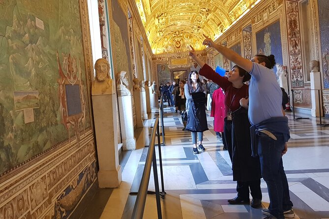 Vatican Museums Small Group Tour with St. Peter's Basilica Access - Getting there and meeting your guide at Giuly’s Café