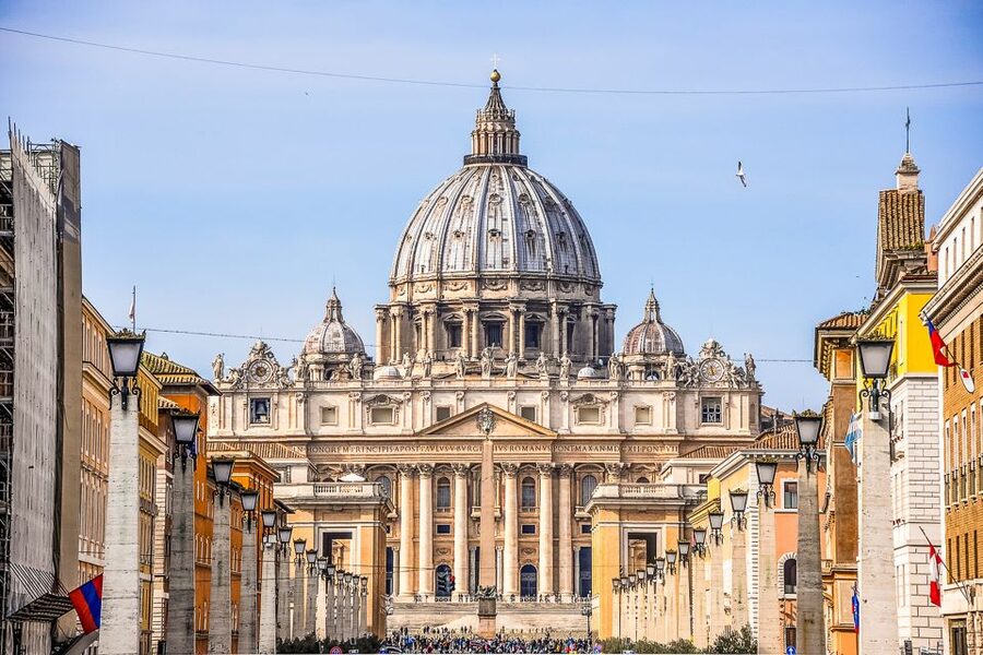 Vatican & Sistine Chapel Ticket with Optional Audio Guide - Meeting the City Wonders host at the museum steps