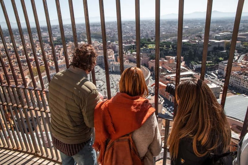 Vatican: St. Peter’s Basilica, Dome Climb & Papal Tombs Tour - Arriving at Piazza della Città Leonina and Getting Past Security