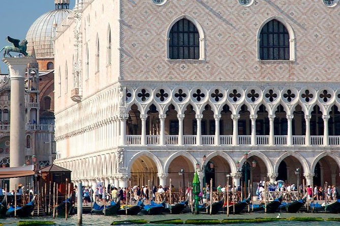 Venice Day Trip from Rome by High-Speed Train with Happy Hour - Canal Grande and the 400-bridge walking mindset