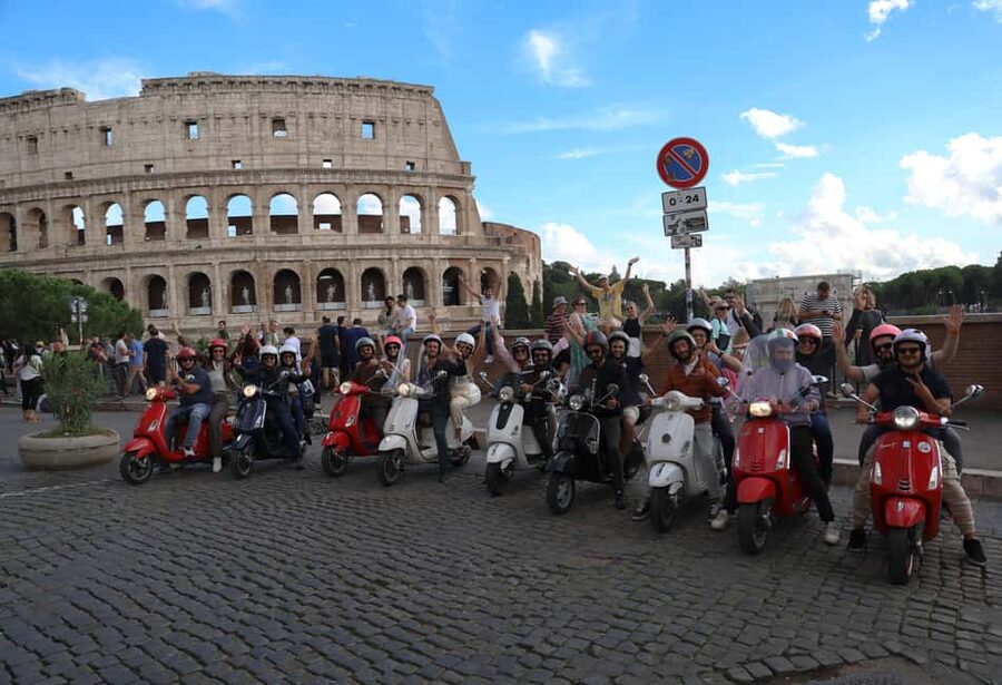 Vespa Rome Photography Tour by Local - Starting by the Colosseum: Why this location matters