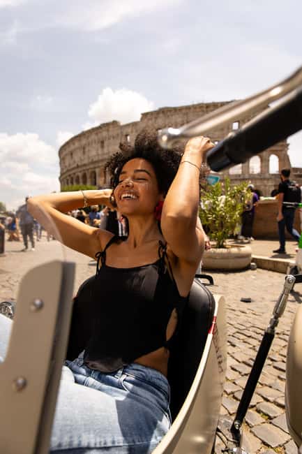 Vespa Sidecar Tour: Highlights of Rome - Trevi Fountain, coins, and a quick but meaningful photo stop