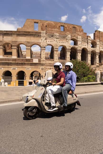 Vespa Sidecar Tour: Highlights of Rome - Piazza Navona’s three fountains and the geometry of Rome