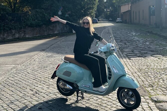Vespa Tour in Rome Driven by Us with Optional Pick Up - Getting set up on the Vespa: comfort, safety, and small rules