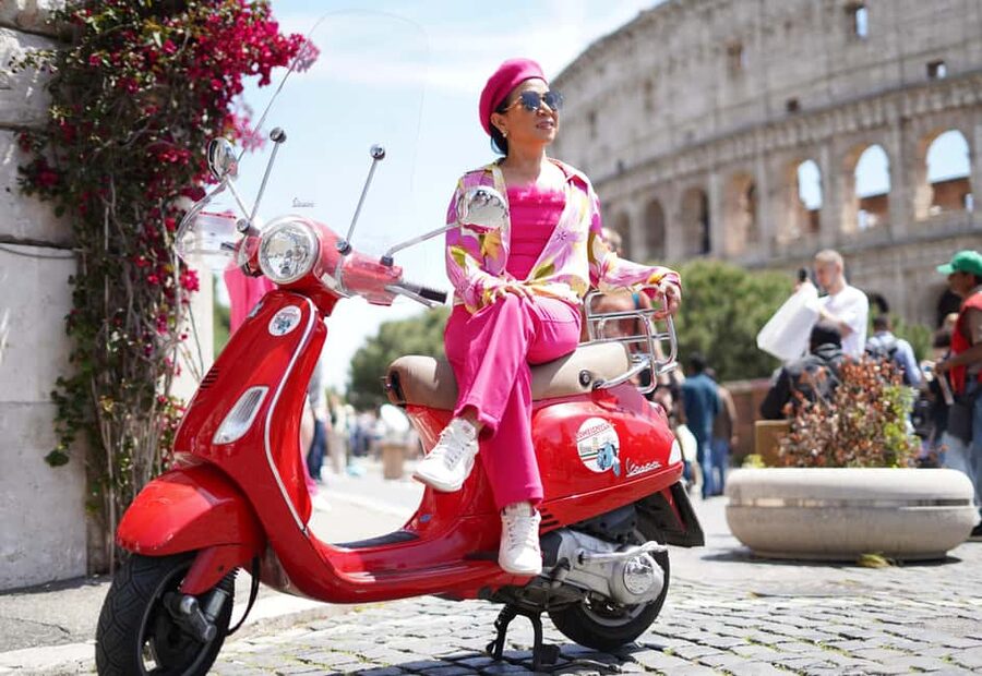 Vespa - Wine and Photography service in Rome - Colosseum photo stop: iconic, but plan for pictures not entry