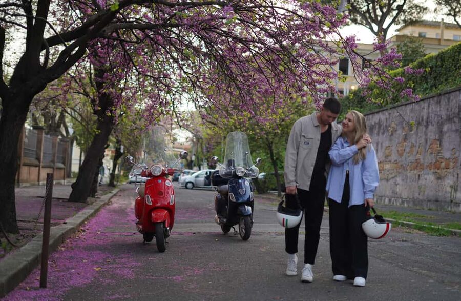 Vespa - Wine and Photography service in Rome - The photo set: why 25 pro images are more valuable than you think