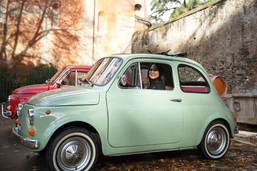 Vintage Fiat500 car Tour by Professional Photographer - Car capacity, group size, and who this tour fits