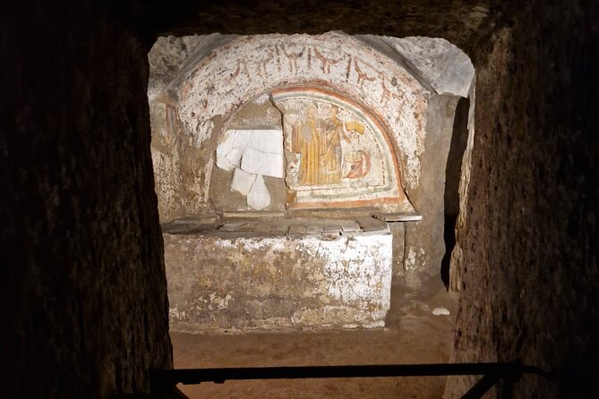 Walking Tour at Catacombs as the Coolest Underground - Why Catacombe di Domitilla feels like a time machine